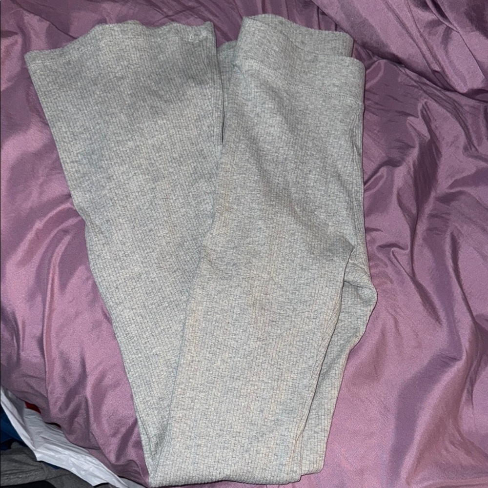PINK Gray Ribbed flared Leggings